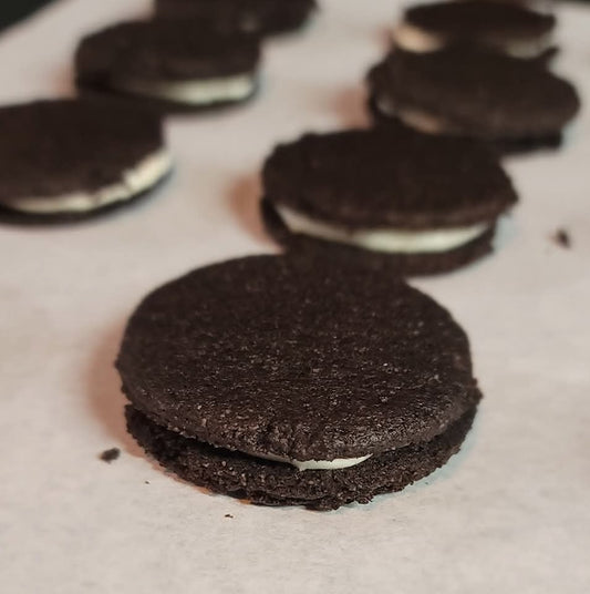 "No-reo's" Sandwich Cookie