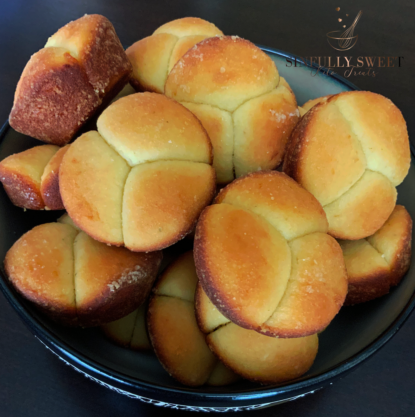 Garlic Parmesan Dinner Rolls
